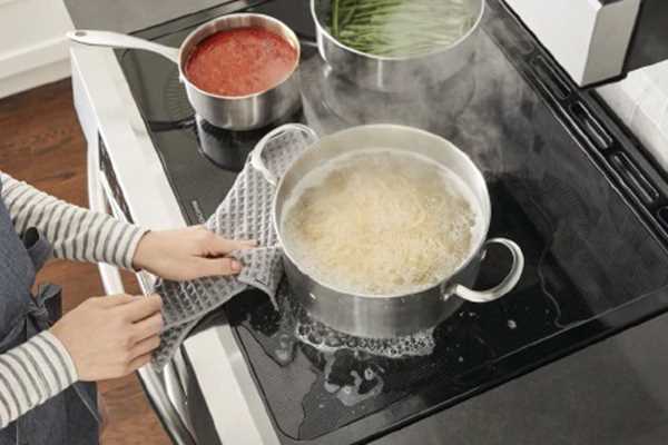 Bếp từ Bosch có chống tràn nước không?